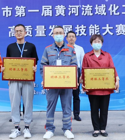 5dc5dba820df45b6951a0f69f615b6b3