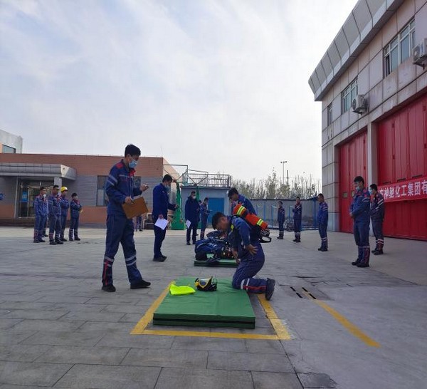 提高消防手艺 共建平安南宫国际 -化工公司第七届消防手艺交锋圆满完成