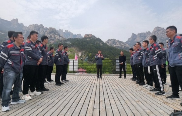 76b7ebfcb59341a6bd66db6ea575625d