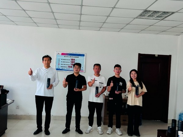 9baad35090a94122a4b7cfd1f8465121