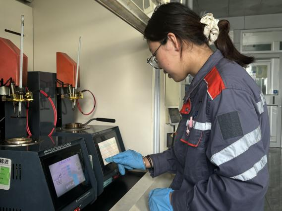 75bb05478c8542b0b7ab6c32222cf011