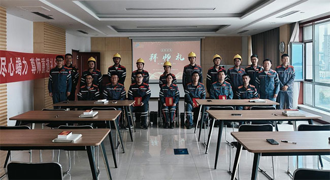 言传身教全心勉力，，尊师重道礼行南宫国际